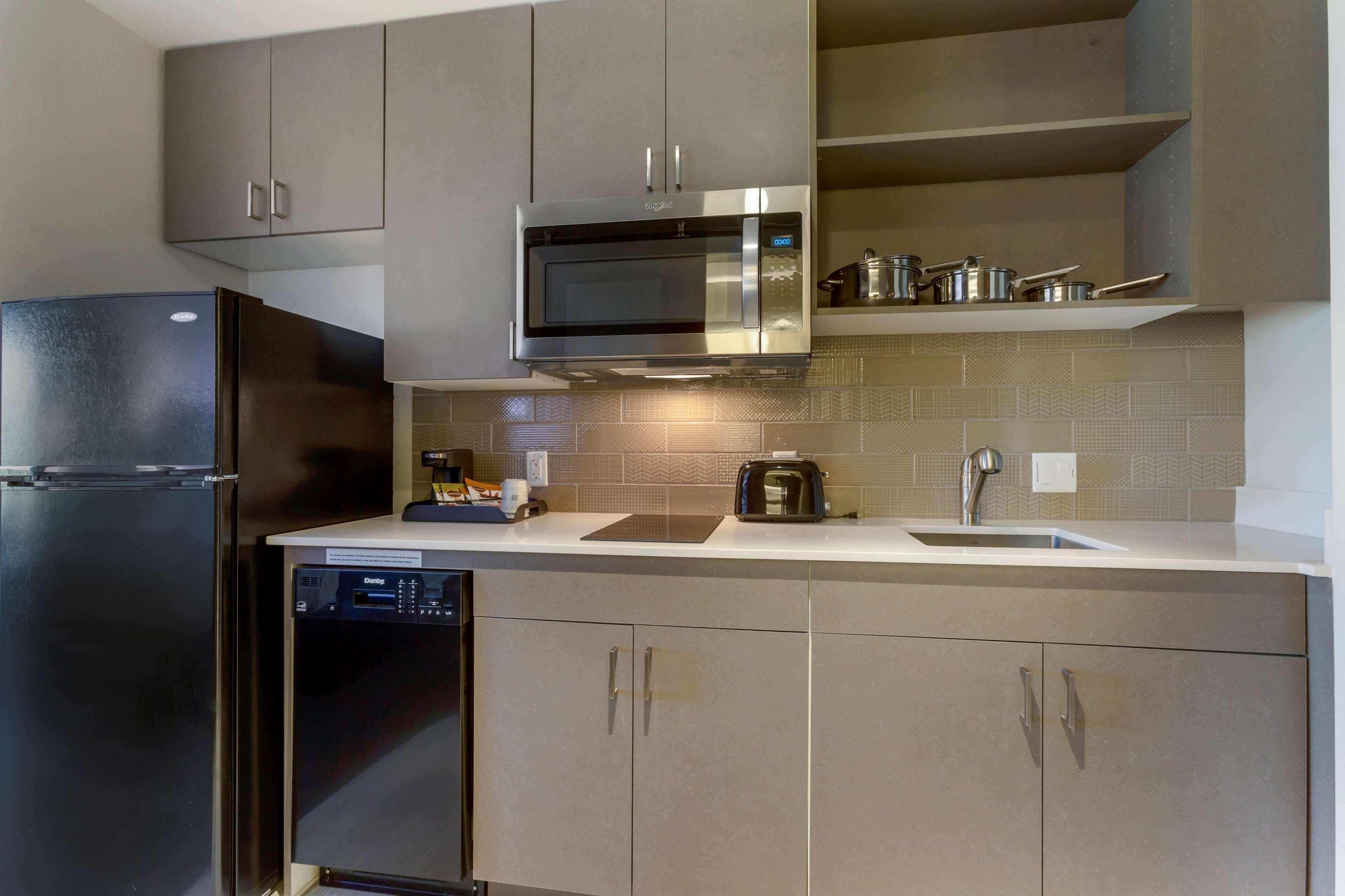 Best Western Plus Executive Residency Phoenix North Happy Valley エクステリア 写真