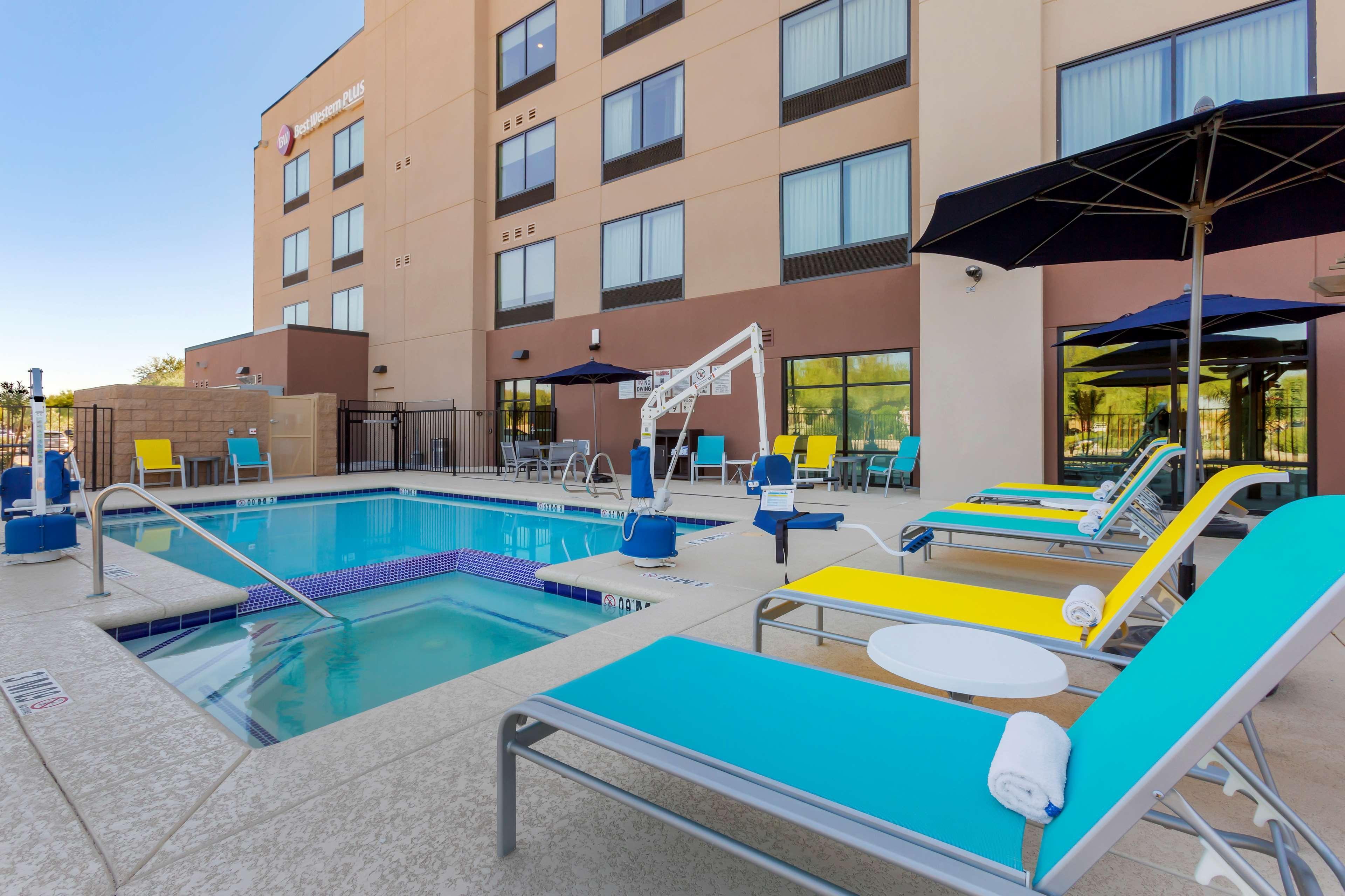 Best Western Plus Executive Residency Phoenix North Happy Valley エクステリア 写真