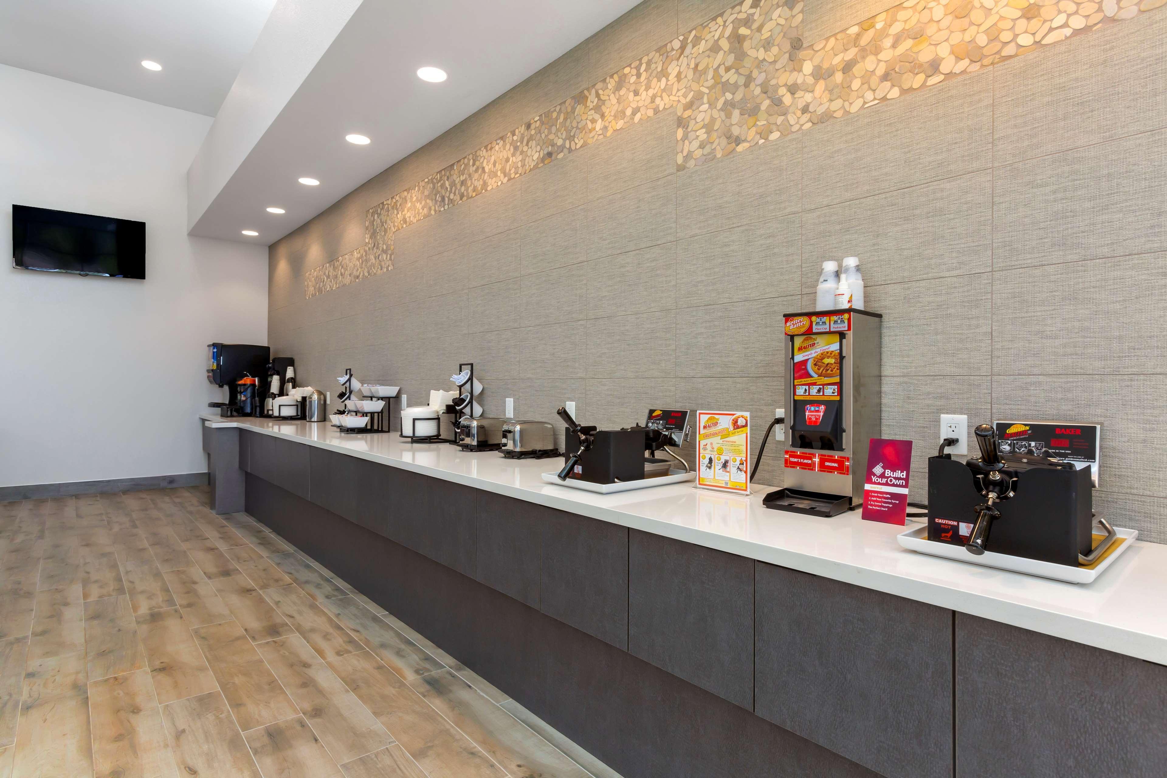 Best Western Plus Executive Residency Phoenix North Happy Valley エクステリア 写真