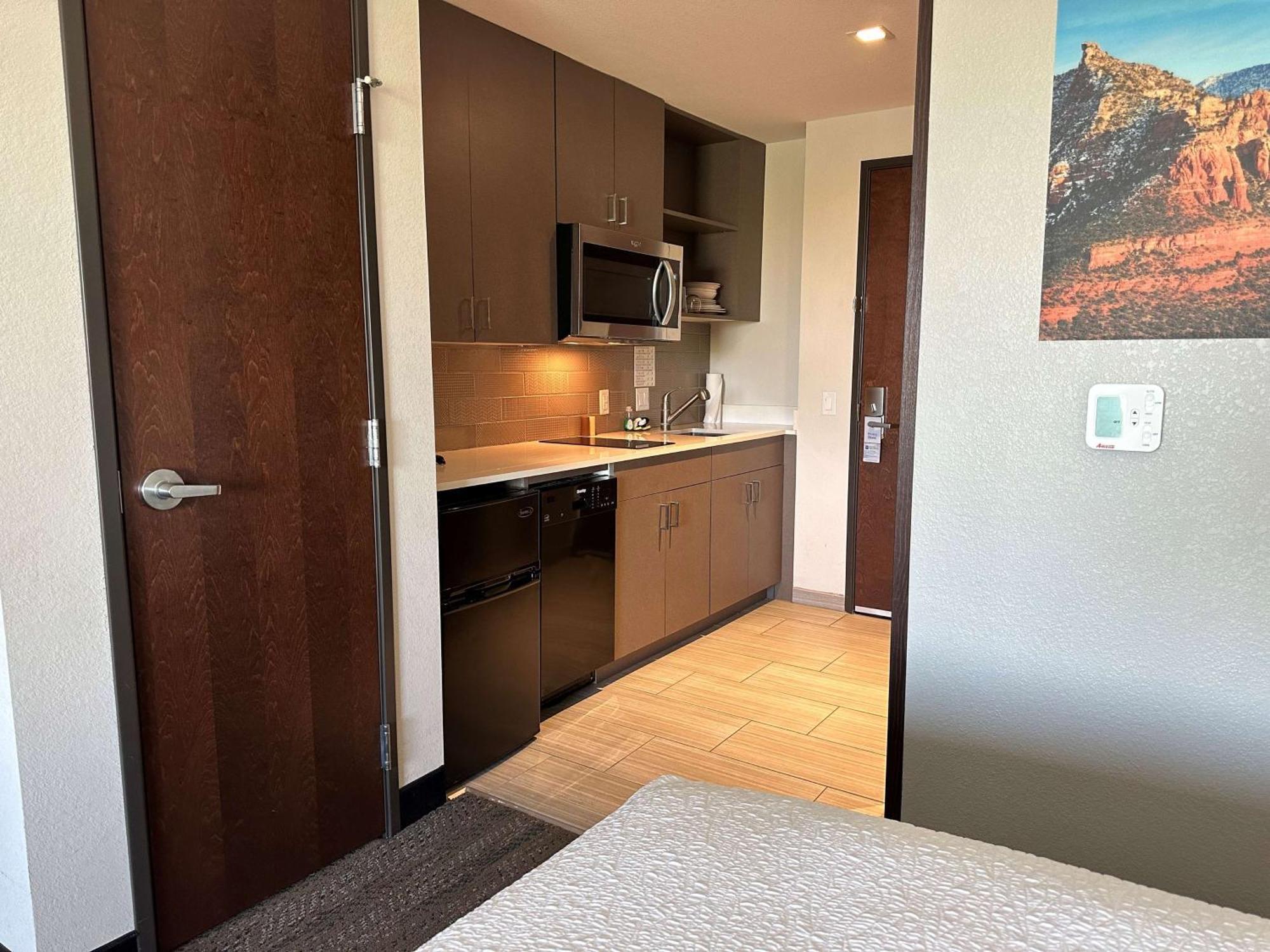 Best Western Plus Executive Residency Phoenix North Happy Valley エクステリア 写真