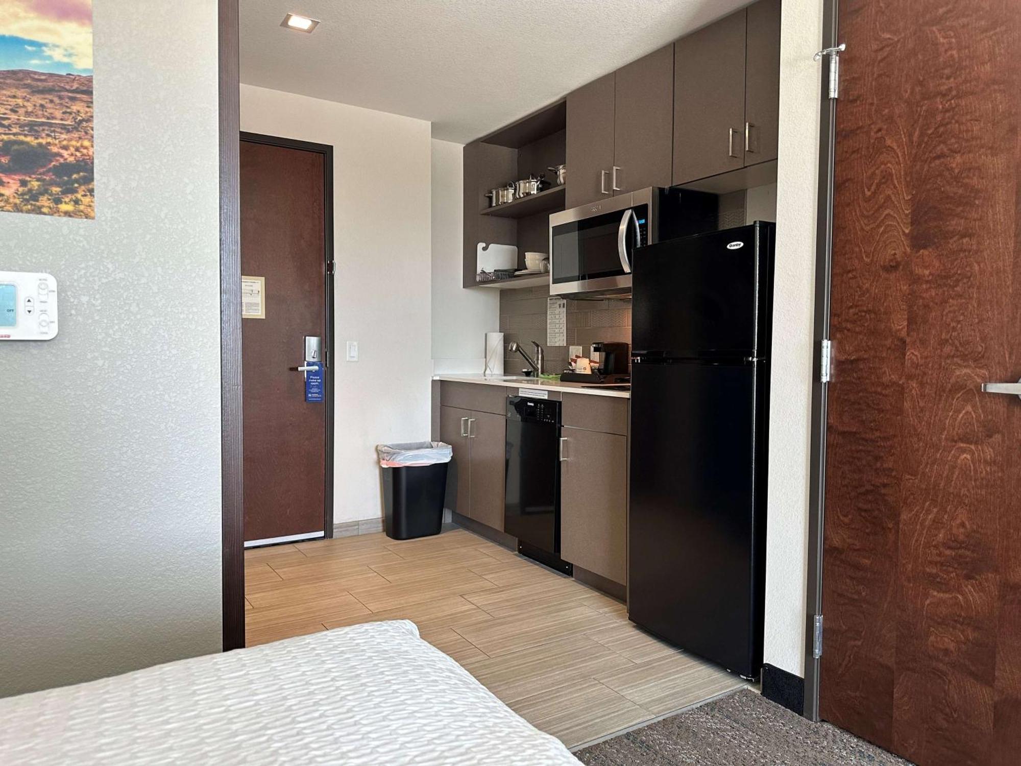 Best Western Plus Executive Residency Phoenix North Happy Valley エクステリア 写真